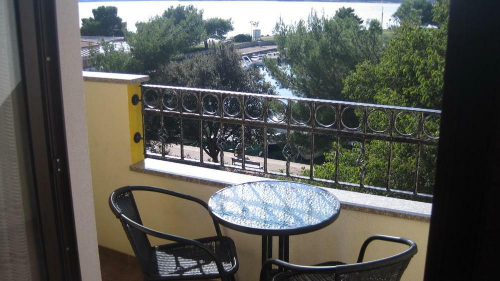 Pansion Ribica Hotel Crikvenica Exterior foto